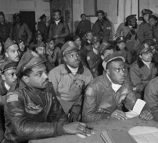 Tuskegee Airmen at Briefing_Ramitelli, Italy_March 1945_LOC_pubdomain